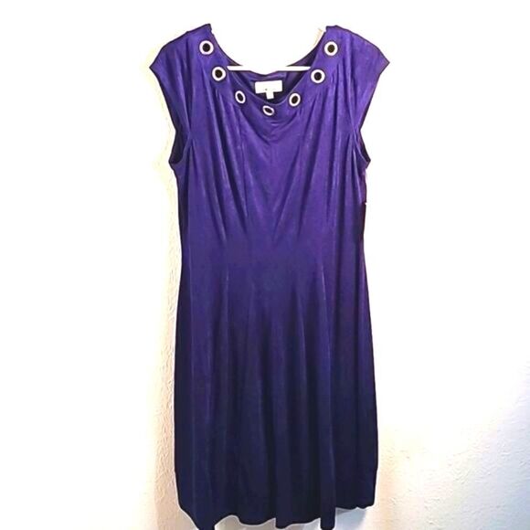 Robbie Bee Signature Deep Blue Dress with Grommets at Neckline, Size Large - Picture 2 of 7